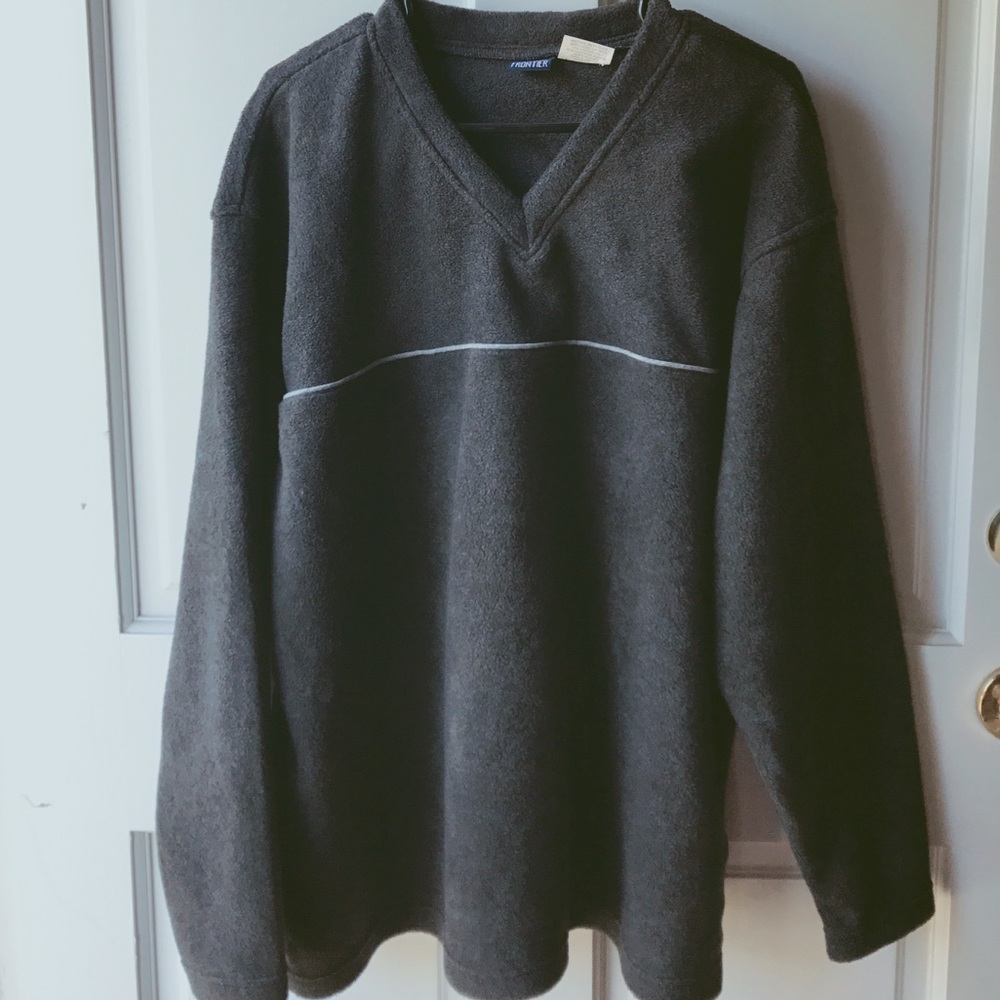 Urban Frontier Men's V-neck Pullover Sweatshirt